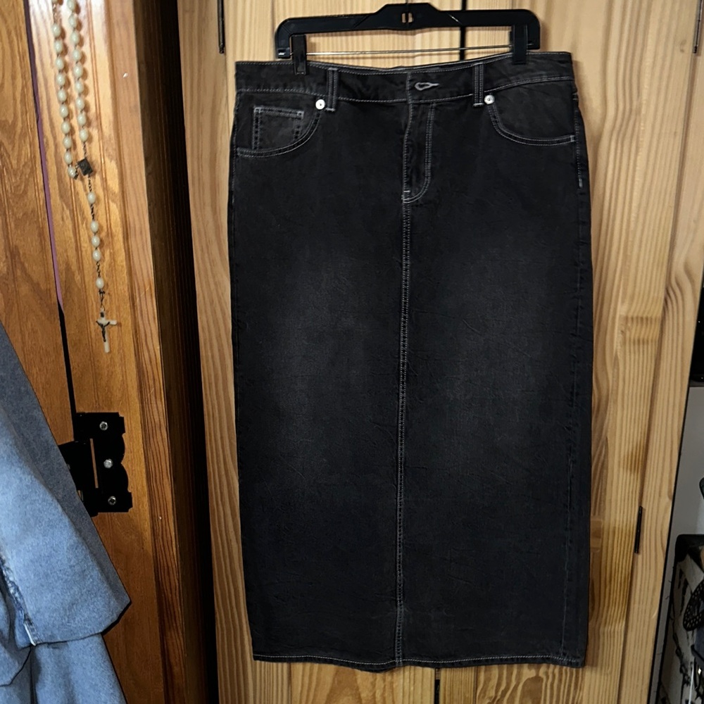 H&M Black Denim Midi Skirt